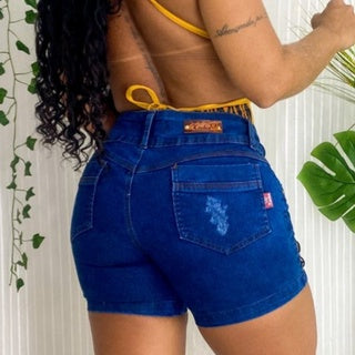 Short Jeans Feminino Cintura Alta Modelo Detonado Cintura Alta, Cós Alto, levanta o bumbum.