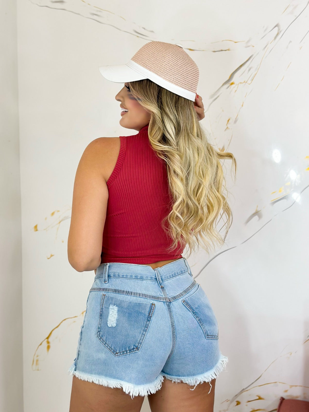 Blusa Casual com Gola Assimétrica