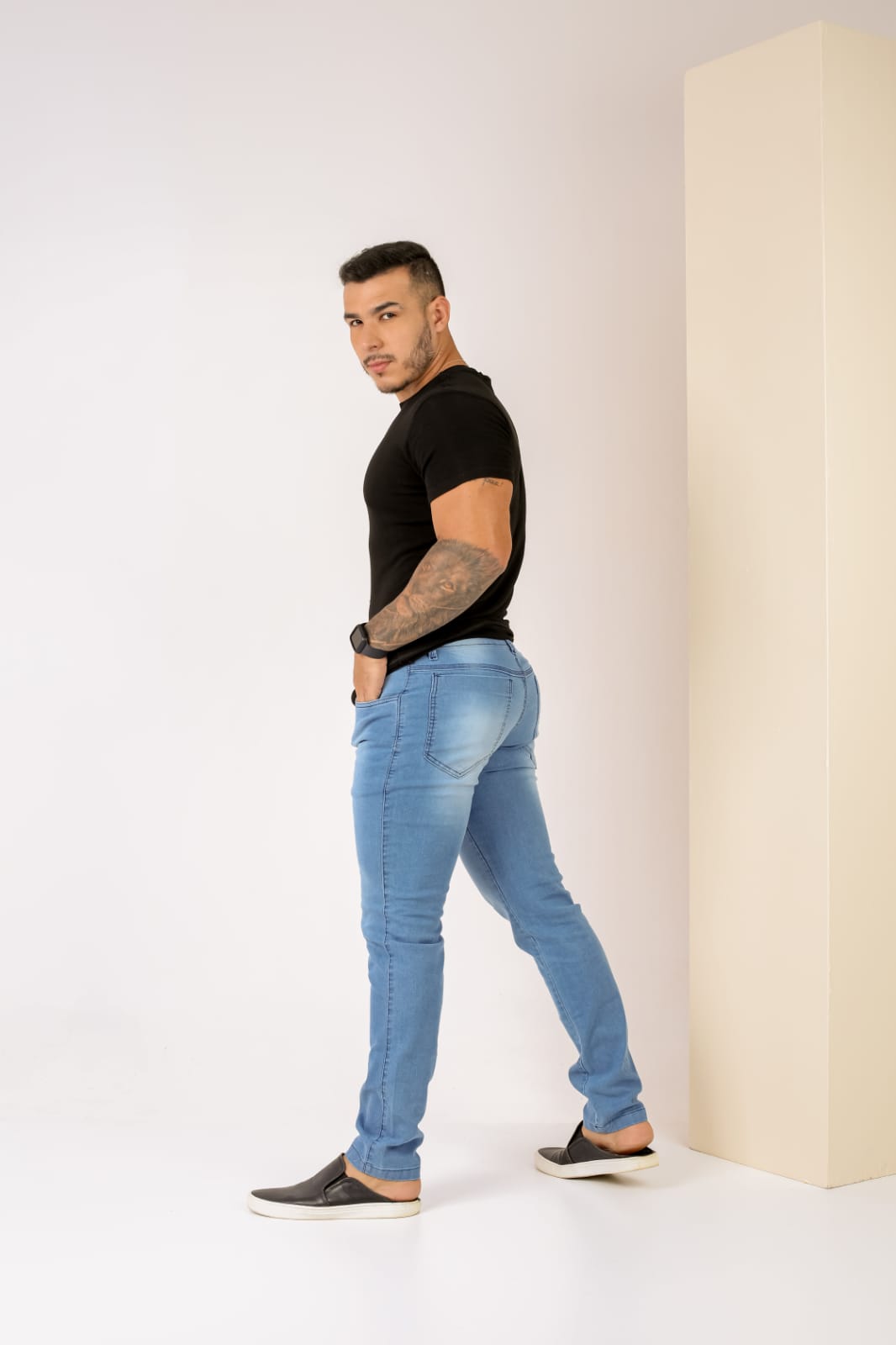 Calças jeans claras: o segredo para um visual moderno