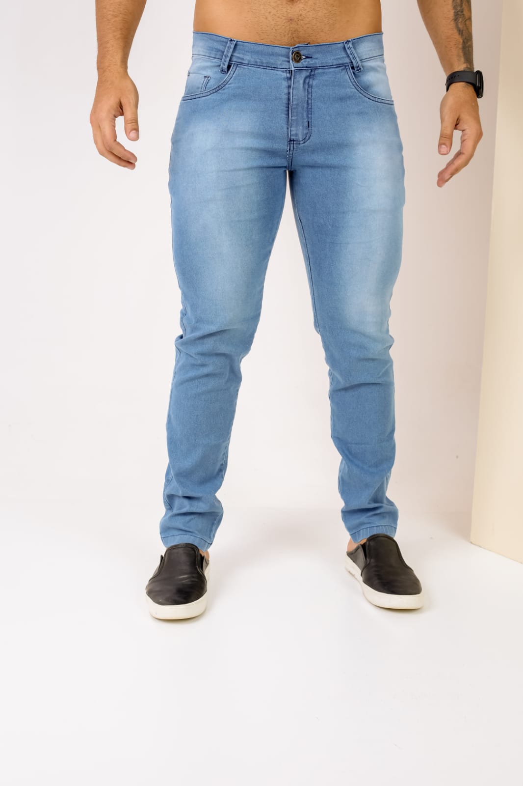 Calças jeans claras: o segredo para um visual moderno