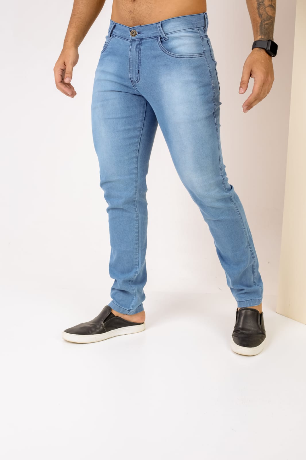 Calças jeans claras: o segredo para um visual moderno