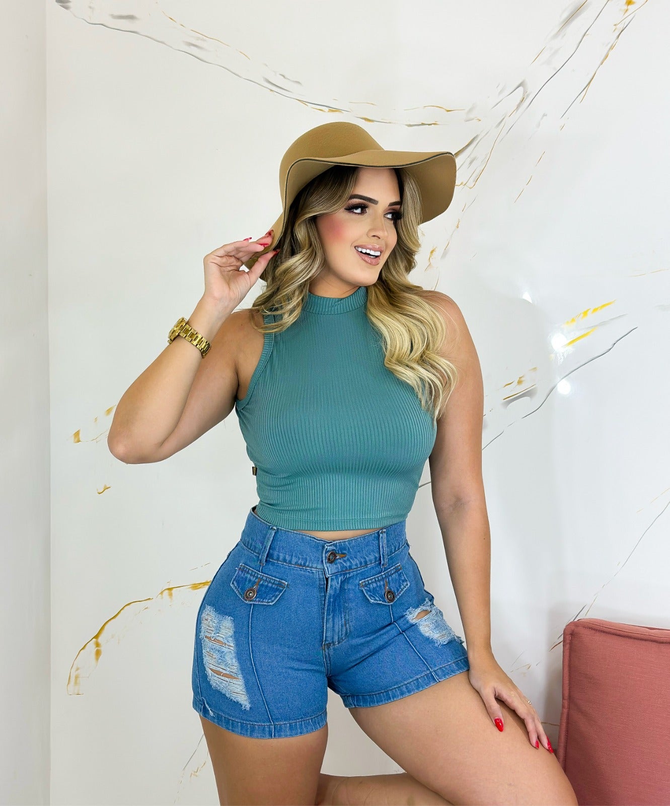 Blusa Casual com Gola Assimétrica