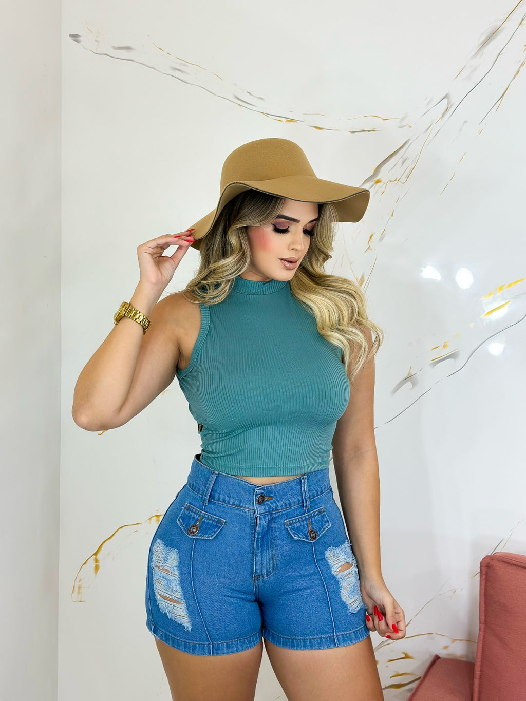 Blusa Casual com Gola Assimétrica