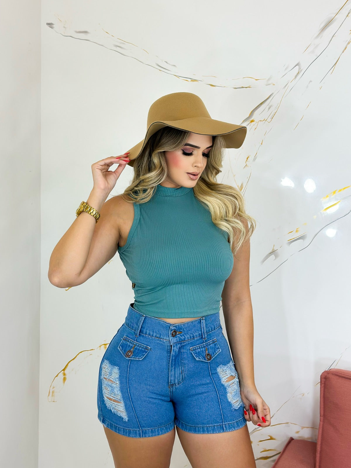 Blusa Casual com Gola Assimétrica
