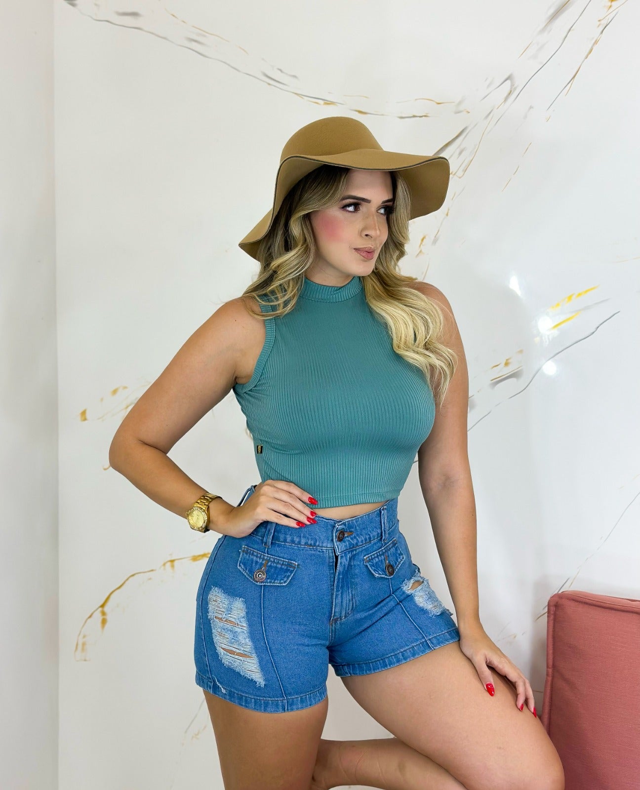 Blusa Casual com Gola Assimétrica